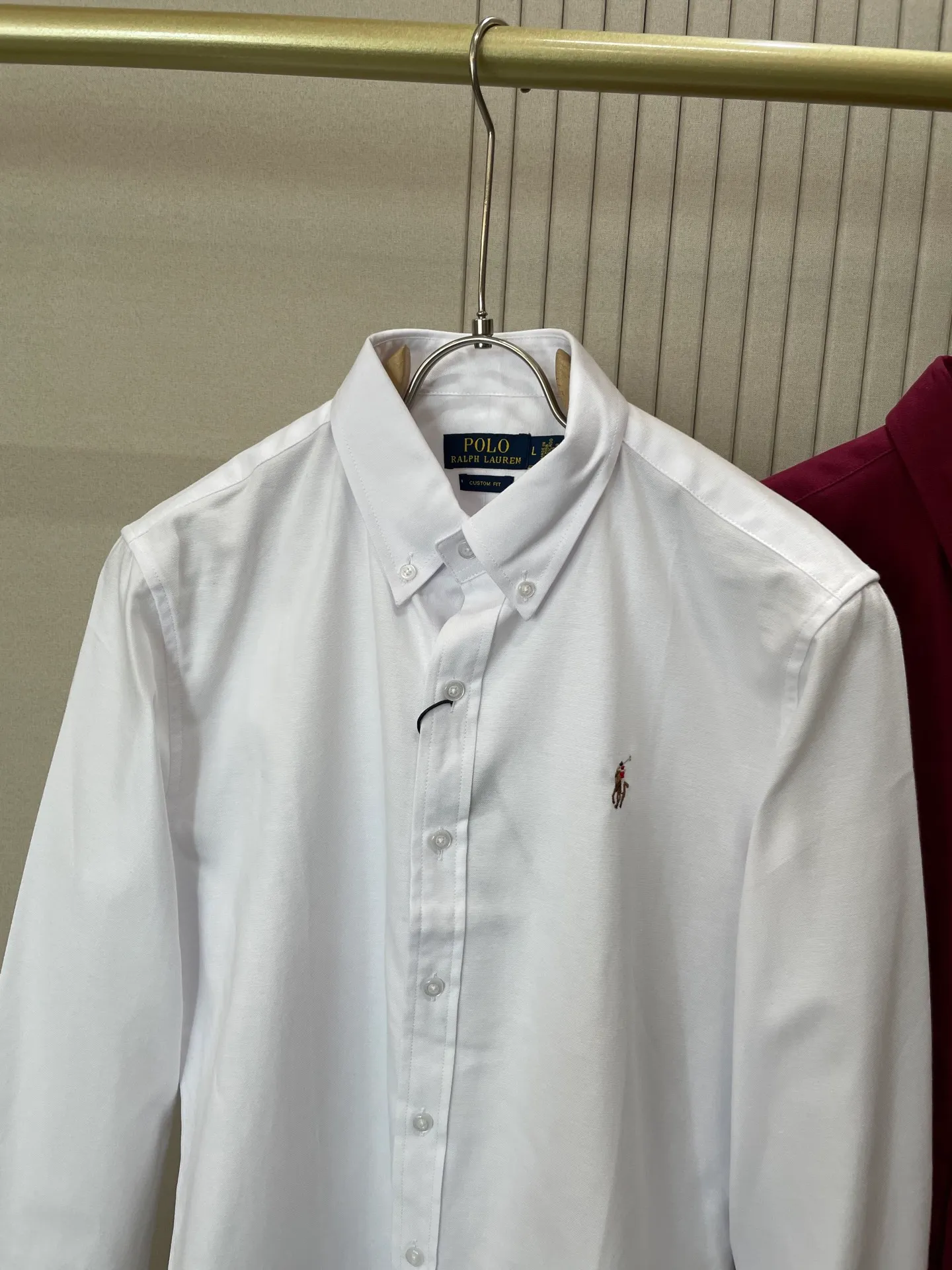 P220 🌸🌸🌸 POLO Ralph Lauren [High Quality] Classic shirt! Classic casual shirt made of pure cotton fabric with unique design, simple, clean and classic version design. It is a versatile style that can be switched at will. The fabric feels soft and delicate, highly breathable, close to the skin and comfortable to wear. It can be worn alone as an inner layer. Its versatile performance is beyond your imagination! The upper body of the ready-to-wear is simple and classic yet elegant! Size:M-XXL